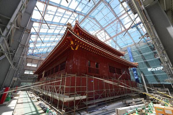 正殿外観の完成 