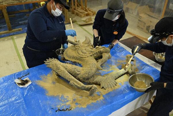 向拝奥の金龍　蒔地 