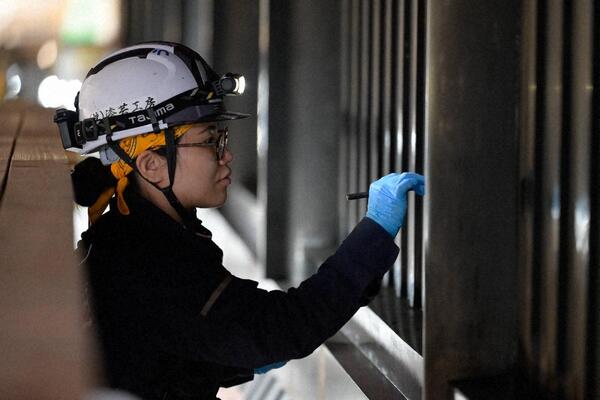 外壁　塗装作業 