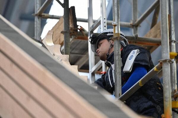 外壁　塗装作業 