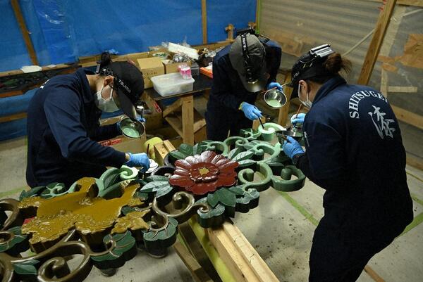 牡丹に獅子・唐草 