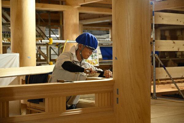 1階御差床　地覆取付け