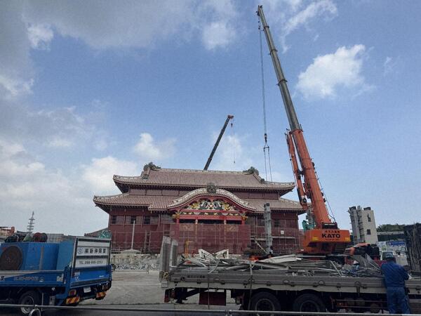 素屋根解体過程（2025年10月） 