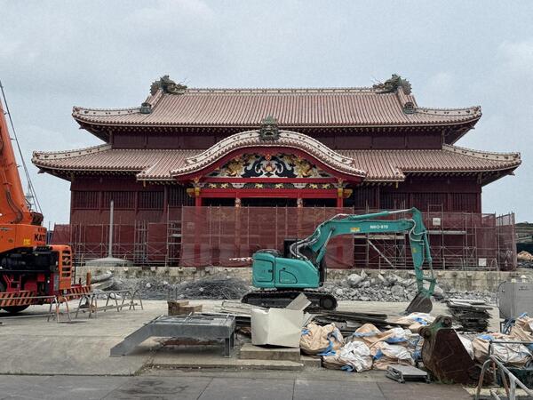 素屋根解体過程（2025年10月） 