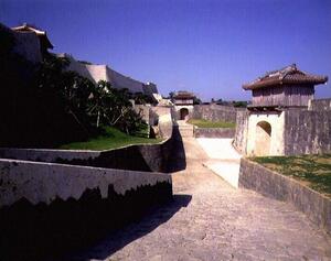 城郭｜久慶門から歓会門方面のメイン画像