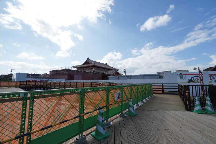 復元工事エリア内の正殿 画像3