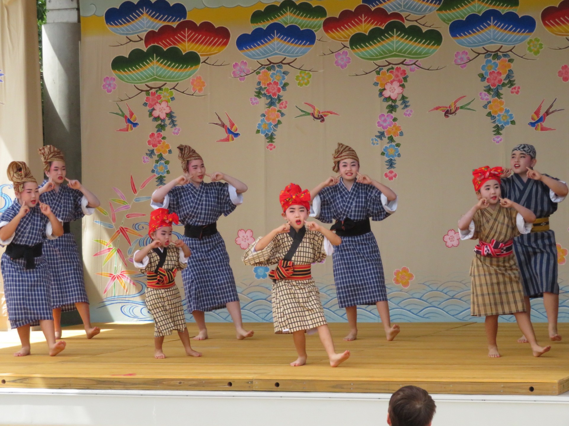 おきなわ郷土村イベント 伝統芸能ステージ「琉球舞踊」 | 海洋博公園 