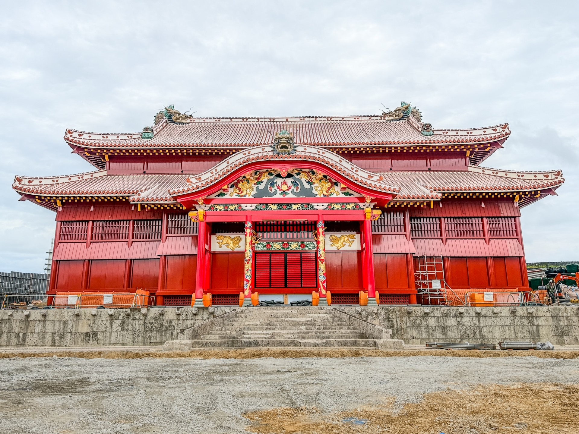 見に行こう首里城 ~ 正殿復元の「今」を知る~
